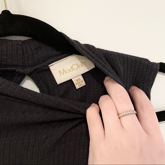 ModCloth Mock Neck Tank - Picture 7 of 7